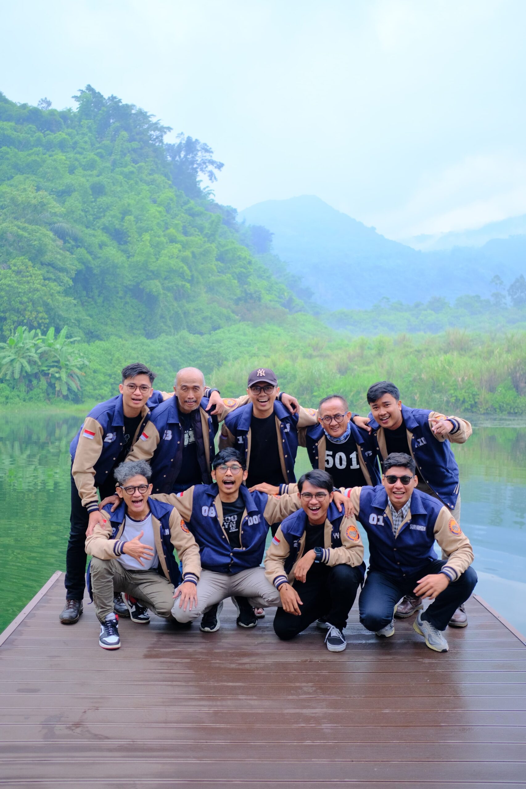 Varsity Navy Cream - Riding - Dosen Unpas - Dijait